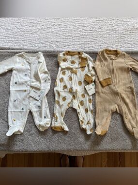 NWT Carters baby Sleeper Bundle size 3M